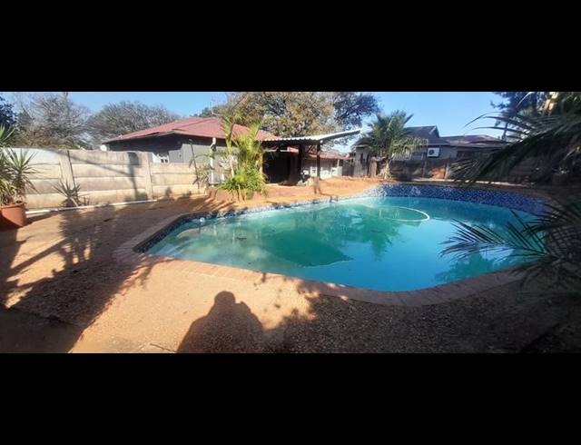 3 BEDROOM HOUSE FOR SALE IN MOUNTAIN VIEW